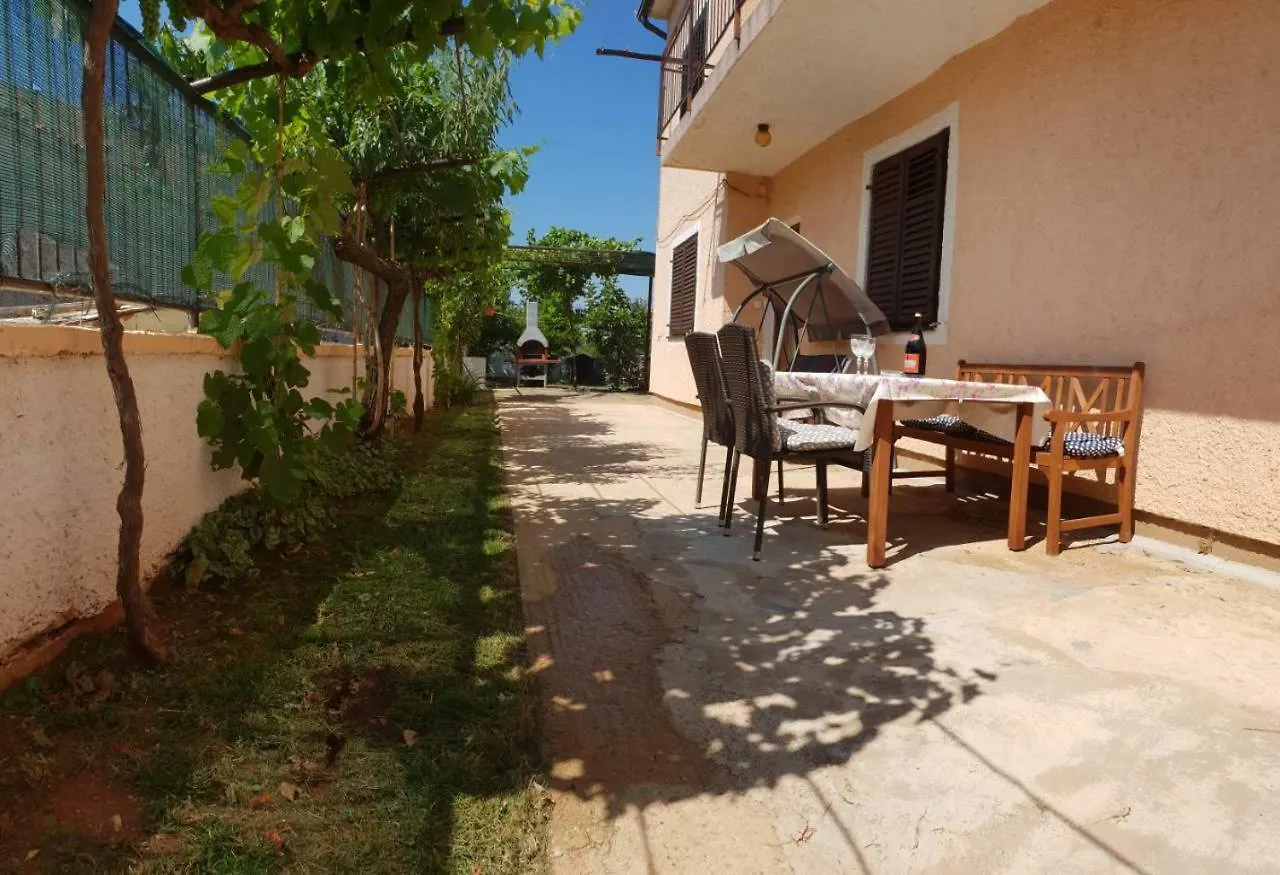 Apartments Luka Лижнян Хорватия