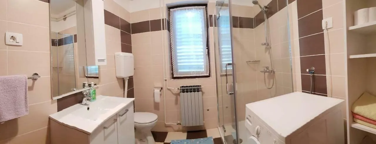 Apartments Luka Лижнян 0*,  Хорватия